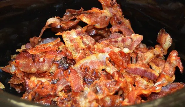 3 Ways on how to reheat bacon - From Fast to Big Scale